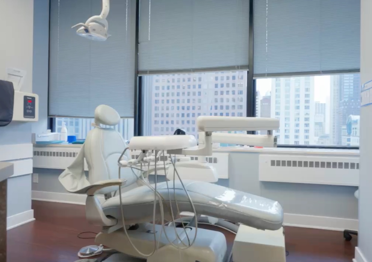 Signature Smile Arts modern office lounge, Downtown Chicago